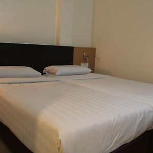 Twin Room No Window